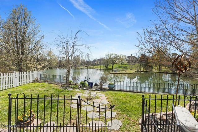 102 Willow Creek Lane, Jonesborough, TN 37659