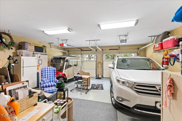 102 Willow Creek Lane, Jonesborough, TN 37659