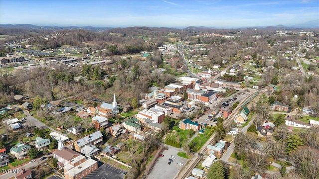 102 Willow Creek Lane, Jonesborough, TN 37659