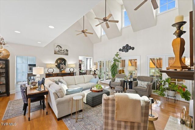 102 Willow Creek Lane, Jonesborough, TN 37659