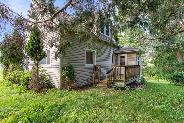 694 Fox Lane, Waterloo, WI 53594