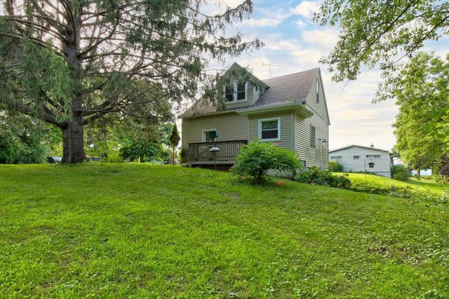 694 Fox Lane, Waterloo, WI 53594