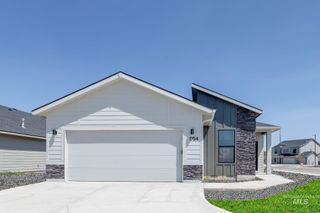 1754 SW Besra Dr, Mountain Home, ID 83647