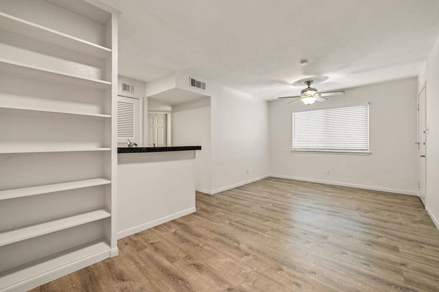 4306 Avenue A 105, Austin, TX 78751