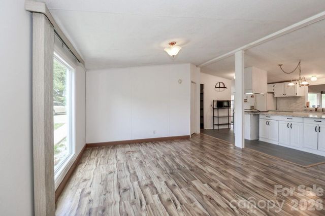 121 Fair Wind Lane, Statesville, NC 28677