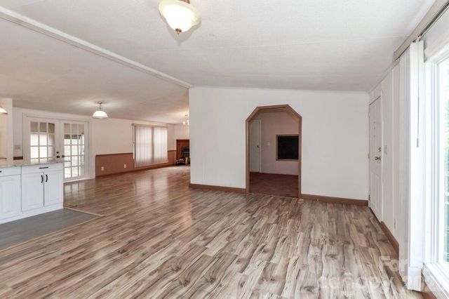 121 Fair Wind Lane, Statesville, NC 28677