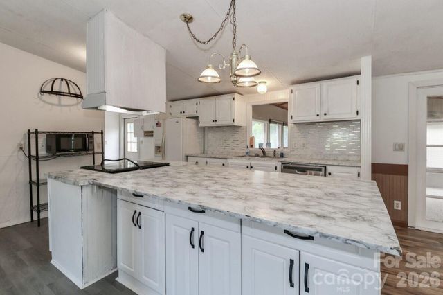 121 Fair Wind Lane, Statesville, NC 28677