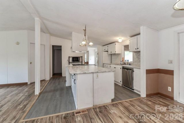 121 Fair Wind Lane, Statesville, NC 28677