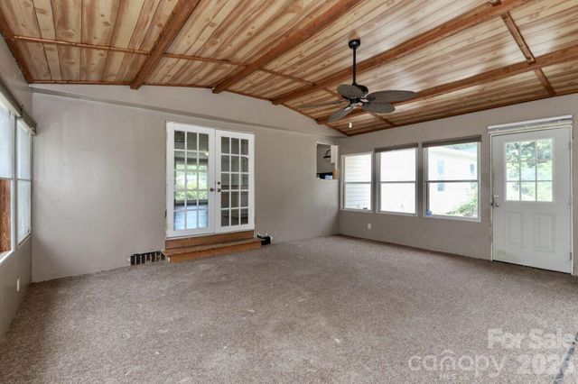 121 Fair Wind Lane, Statesville, NC 28677