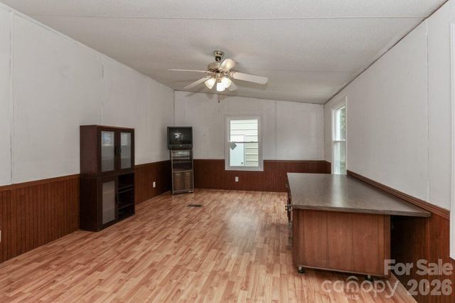 121 Fair Wind Lane, Statesville, NC 28677