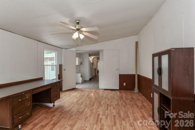 121 Fair Wind Lane, Statesville, NC 28677