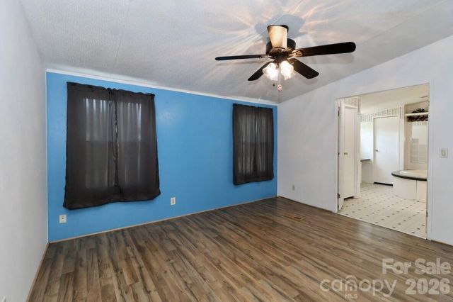 121 Fair Wind Lane, Statesville, NC 28677