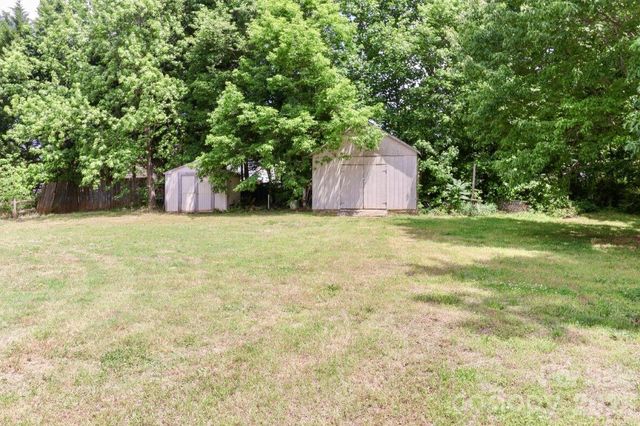 121 Fair Wind Lane, Statesville, NC 28677