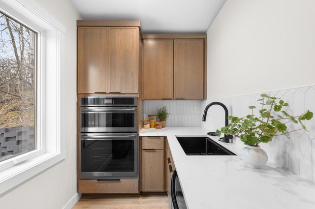 1810 Mayowood Road SW, Rochester, MN 55902