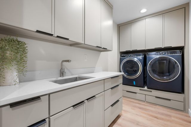 1810 Mayowood Road SW, Rochester, MN 55902