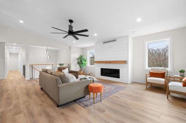 1810 Mayowood Road SW, Rochester, MN 55902