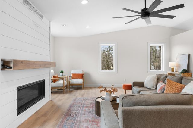 1810 Mayowood Road SW, Rochester, MN 55902