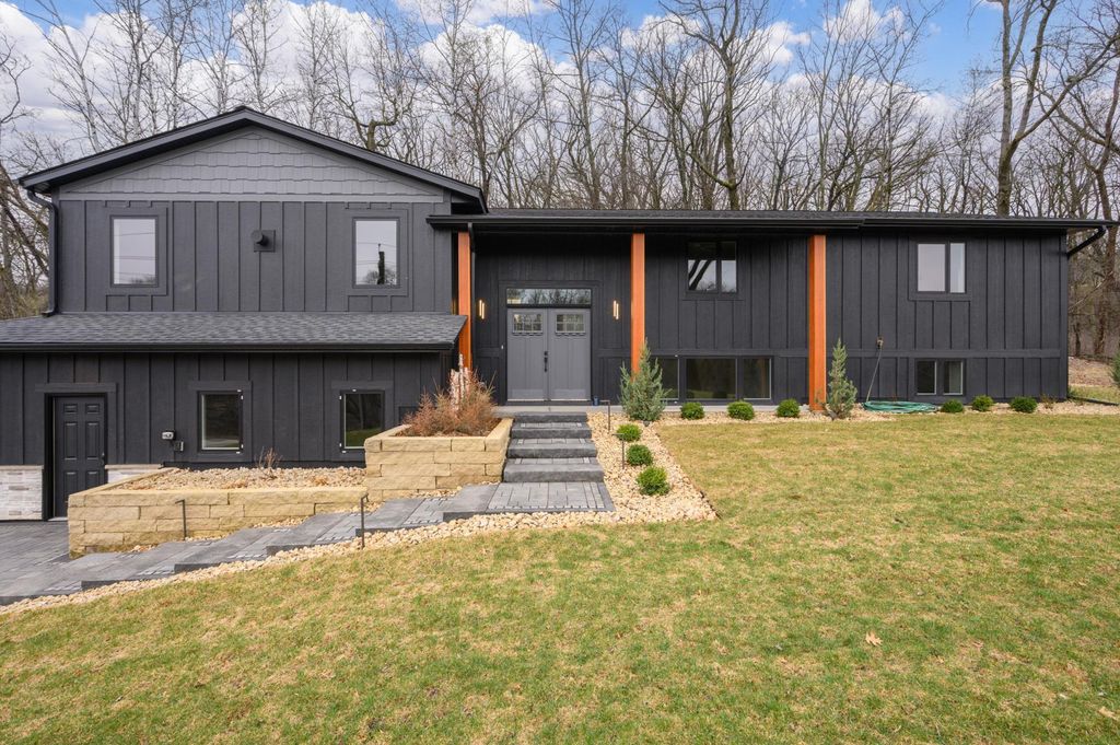 1810 Mayowood Road SW, Rochester, MN 55902