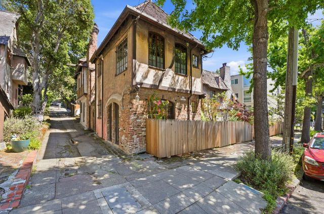 1841 Spruce Street 1, Berkeley, CA 94709