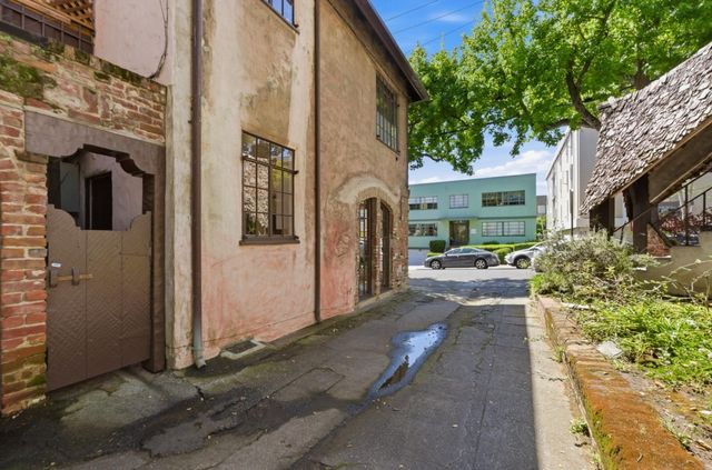 1841 Spruce Street 1, Berkeley, CA 94709