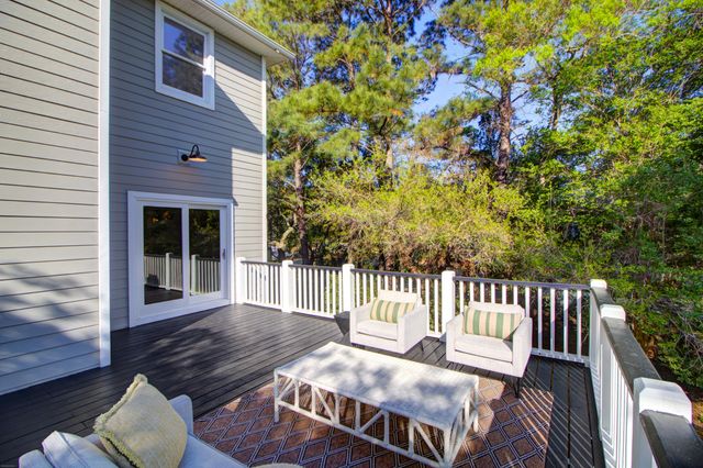 1505 Headquarters Plantation Drive, Johns Island, SC 29455