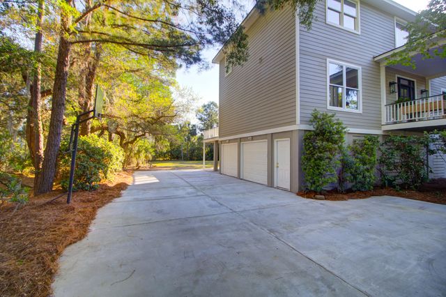 1505 Headquarters Plantation Drive, Johns Island, SC 29455