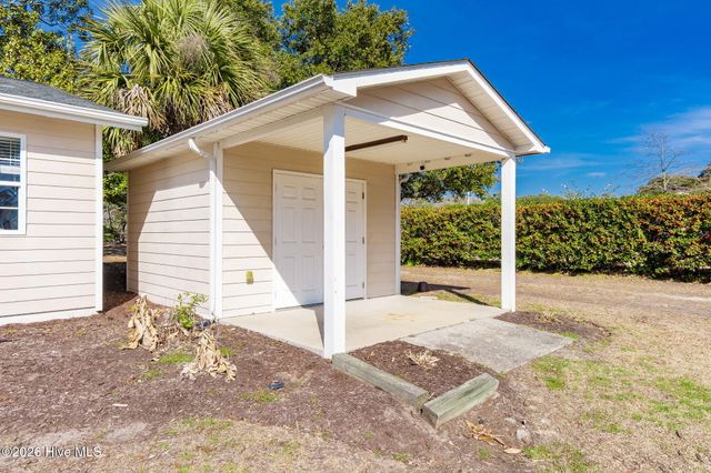 213 Sea Trace Lane, Newport, NC 28570