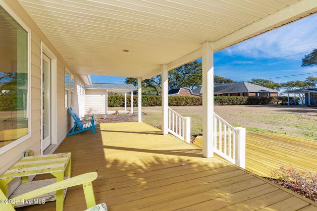 213 Sea Trace Lane, Newport, NC 28570