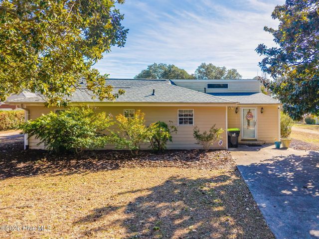 213 Sea Trace Lane, Newport, NC 28570