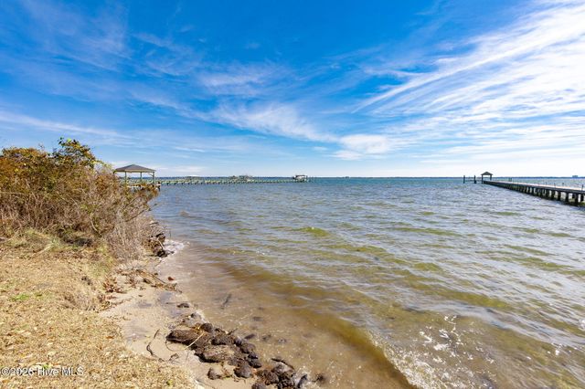 213 Sea Trace Lane, Newport, NC 28570