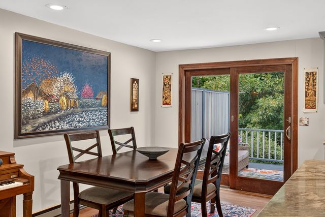 106 Tanglewood Dr, Falmouth, MA 02536