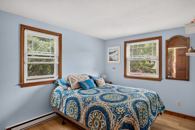 106 Tanglewood Dr, Falmouth, MA 02536
