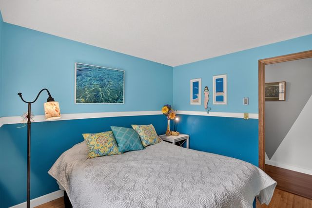 106 Tanglewood Dr, Falmouth, MA 02536