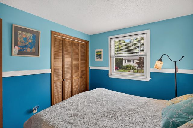 106 Tanglewood Dr, Falmouth, MA 02536