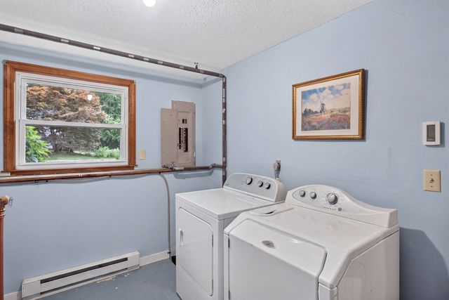 106 Tanglewood Dr, Falmouth, MA 02536