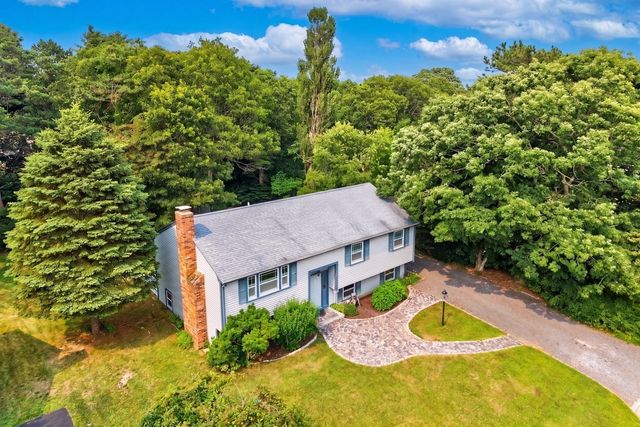 106 Tanglewood Dr, Falmouth, MA 02536