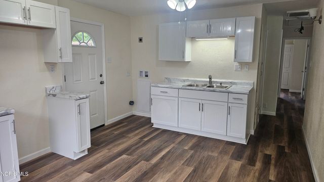 401 Dickens Drive, Toledo, OH 43607