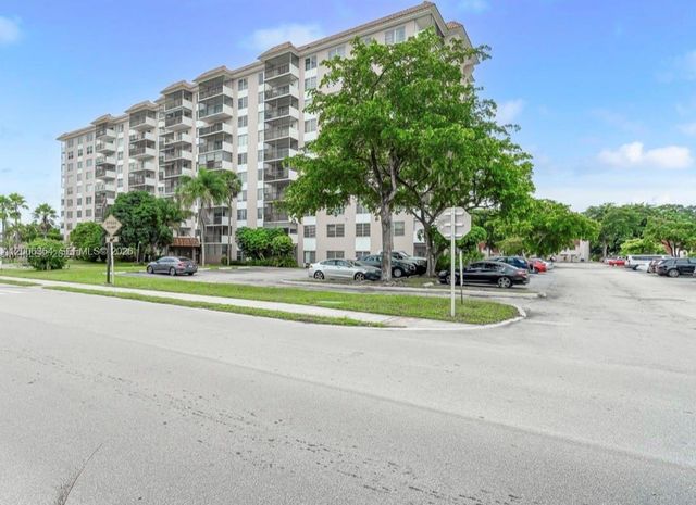 4174 Inverrary Drive 202, Lauderhill, FL 33319