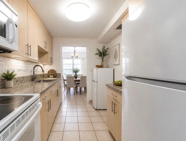 4174 Inverrary Drive 202, Lauderhill, FL 33319