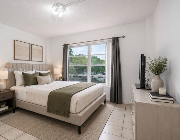 4174 Inverrary Drive 202, Lauderhill, FL 33319