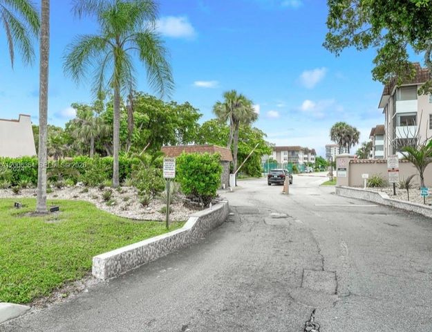 4174 Inverrary Drive 202, Lauderhill, FL 33319