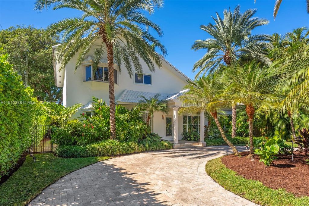 Image 2 of property listing at 6300 Allison Rd, Miami Beach, FL 33141