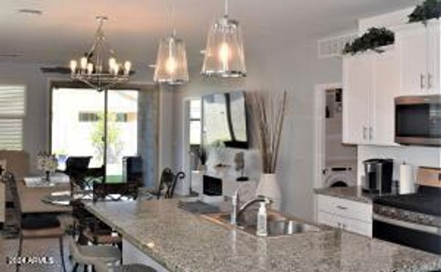 3722 E HAFLINGER Road, San Tan Valley, AZ 85140