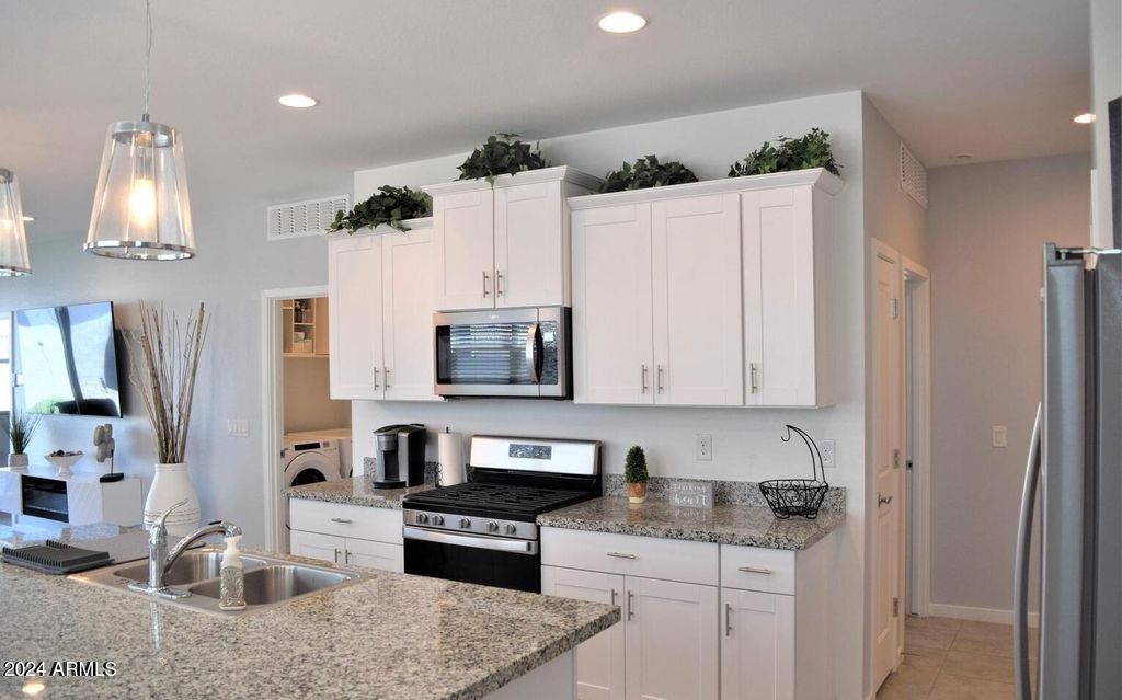3722 E HAFLINGER Road, San Tan Valley, AZ 85140 — photo 4