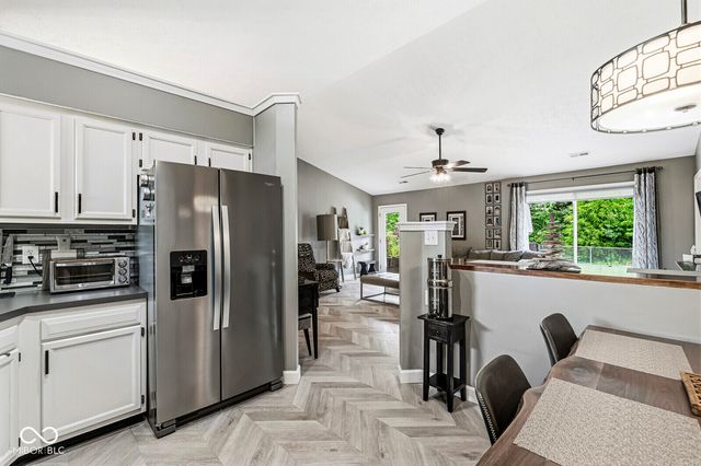 330 Southway Court, Bargersville, IN 46106