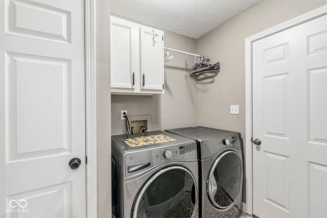 330 Southway Court, Bargersville, IN 46106