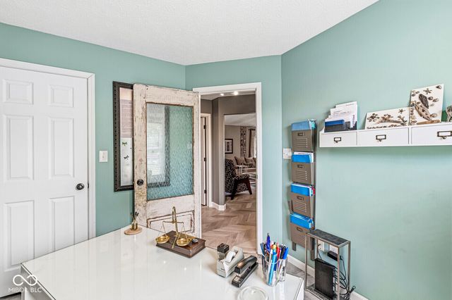 330 Southway Court, Bargersville, IN 46106