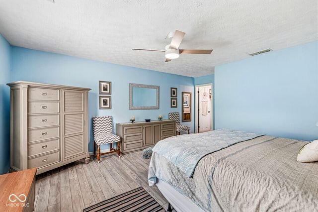 330 Southway Court, Bargersville, IN 46106