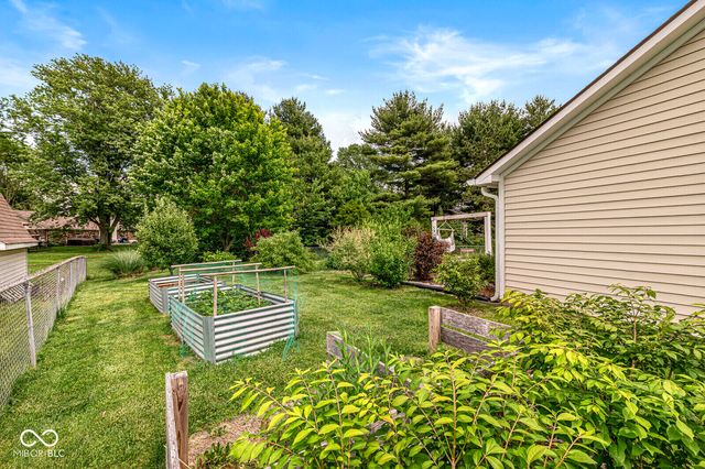 330 Southway Court, Bargersville, IN 46106