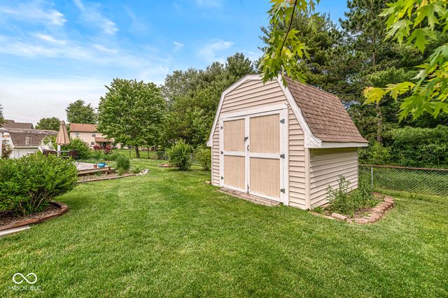330 Southway Court, Bargersville, IN 46106